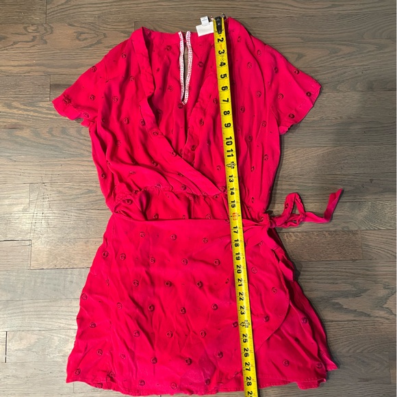 ETT:TWA By Anthro Hot Pink Greenbrier Embroidery Wrap V-Neck Romper - Picture 6 of 10